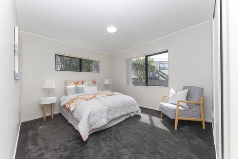 Photo of property in 22 Dungarvon Place, Clendon Park, Auckland, 2103