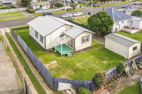 Photo of property in 184 Cornfoot Street, Castlecliff, Whanganui, 4501
