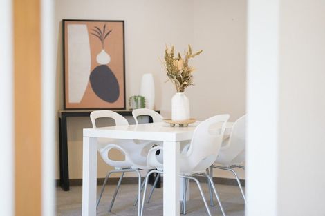 Photo of property in 43 Quadrant Heights, Paraparaumu, 5032