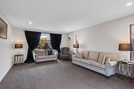 Photo of property in 18 Dunaverty Place, Broomfield, Christchurch, 8042