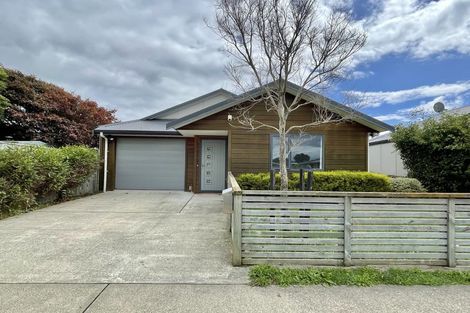 Photo of property in 3a Oxford Crescent, Ebdentown, Upper Hutt, 5018