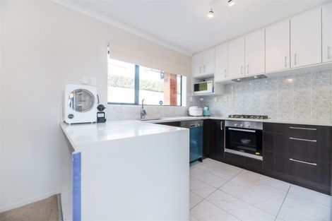 Photo of property in 10 Roy Maloney Drive, Henderson, Auckland, 0612