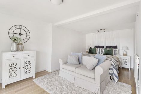 Photo of property in 1/40 Carlisle Road, Browns Bay, Auckland, 0630