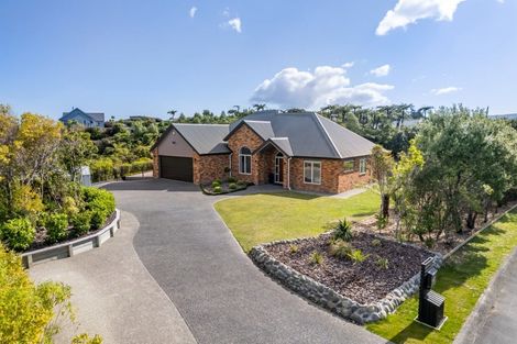 Photo of property in 65 Mount Marua Way, Timberlea, Upper Hutt, 5018