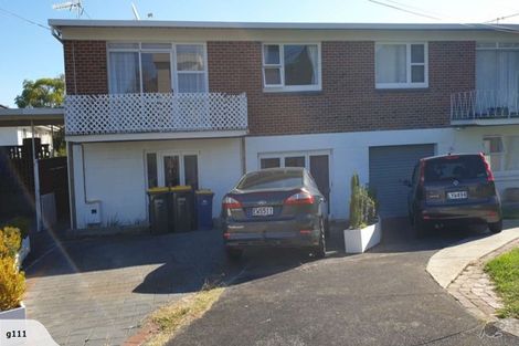 Photo of property in 3/2 Scarboro Terrace, Murrays Bay, Auckland, 0630