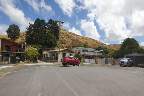 Photo of property in 9 Karawa Place, Kawakawa Bay, Papakura, 2585