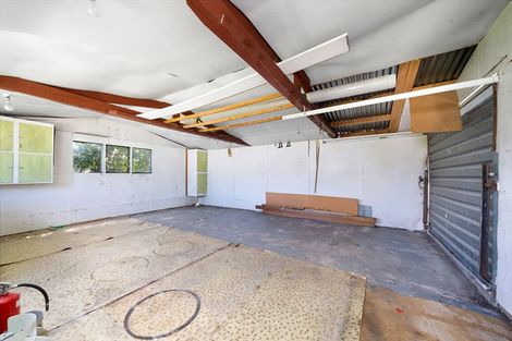 Photo of property in 24 Cobham Crescent, Kelston, Auckland, 0602