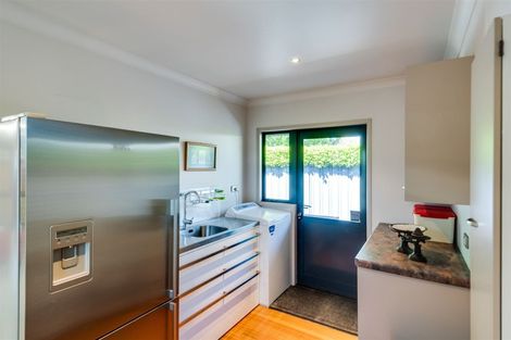 Photo of property in 6 Donald Place, Frimley, Hastings, 4120