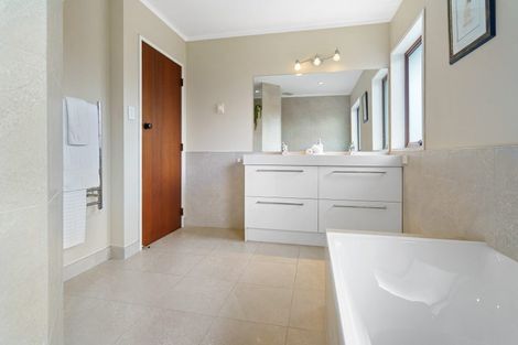 Photo of property in 3 Woodstock Crescent, Leamington, Cambridge, 3432