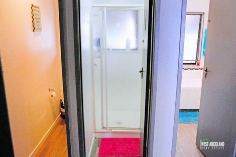 Photo of property in 2/76 Kaurilands Road, Titirangi, Auckland, 0604