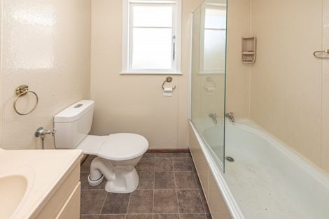 Photo of property in 12 Matai Street, Castlecliff, Whanganui, 4501