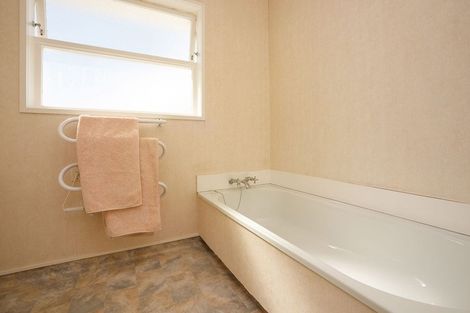 Photo of property in 4 Panorama Grove, Harbour View, Lower Hutt, 5010