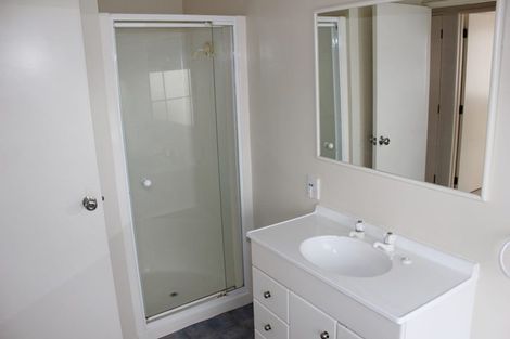 Photo of property in 2/95 Langana Avenue, Browns Bay, Auckland, 0630