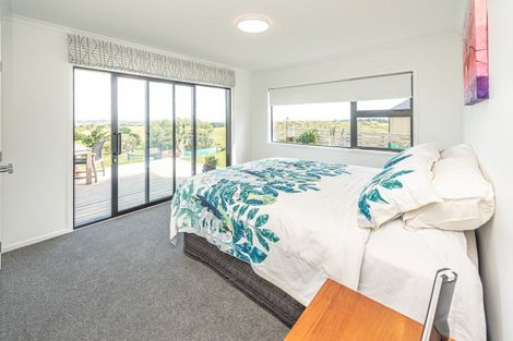 Photo of property in 37 Tirimoana Place, Otamatea, Whanganui, 4501