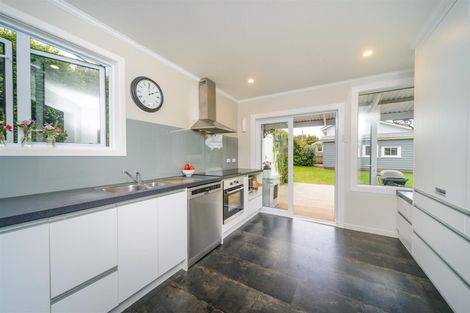 Photo of property in 30 Signal Street, Marton, 4710