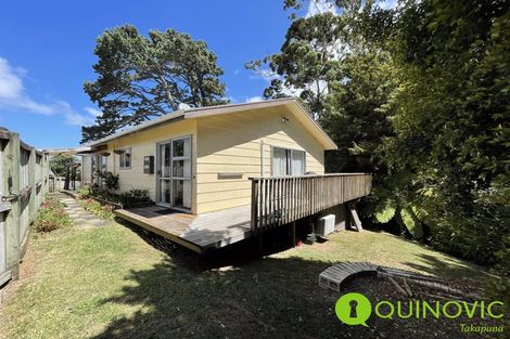 Photo of property in 2/23 Luckens Road, West Harbour, Auckland, 0618
