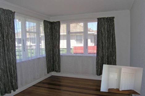 Photo of property in 5 Hollard Grove, Avalon, Lower Hutt, 5011