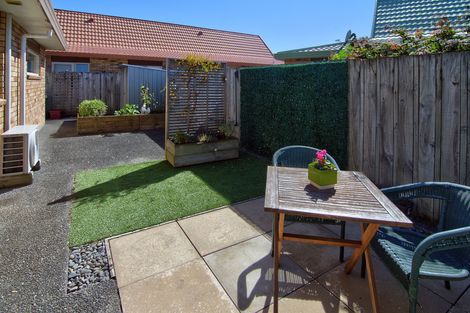 Photo of property in Holdsworth Villas, 59/2 William Donald Drive, Solway, Masterton, 5810