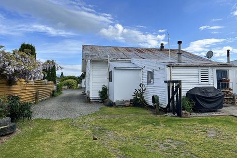 Photo of property in 42 Tennyson Street, Dannevirke, 4930