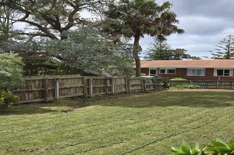 Photo of property in 1/68 Titirangi Road, New Lynn, Auckland, 0600