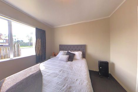 Photo of property in 1/13 Cyril Crescent, West Harbour, Auckland, 0618