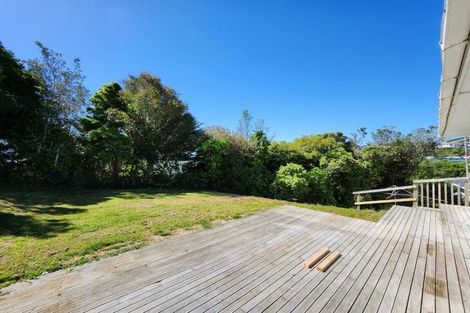 Photo of property in 23 Pinkerton Grove, Newlands, Wellington, 6037