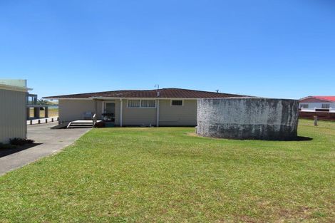 Photo of property in 38 Waterfront Road, Pukenui, 0484