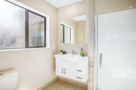 Photo of property in 32 Tongariro Drive, Aotea, Porirua, 5024