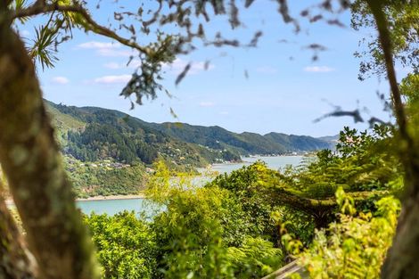 Photo of property in 51 Howard Road, Point Howard, Lower Hutt, 5013