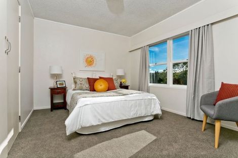 Photo of property in 2/31 Beatrice Avenue, Hillcrest, Auckland, 0627