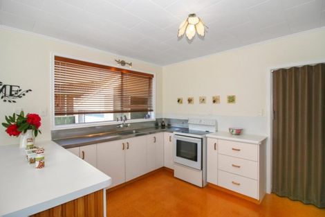 Photo of property in 18 Truby King Street, Merrilands, New Plymouth, 4312