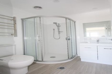 Photo of property in 17/19 Ruakiwi Road, Hamilton Lake, Hamilton, 3204