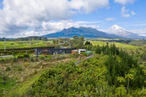 Photo of property in 444 Dover Road, Okato, New Plymouth, 4374