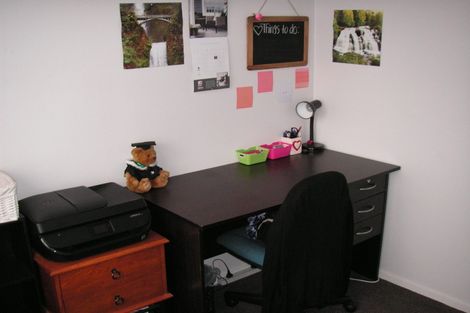 Photo of property in 27 Ihle Street, Terrace End, Palmerston North, 4410