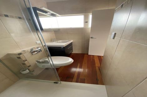 Photo of property in 26 West Lynn Road, Titirangi, Auckland, 0604