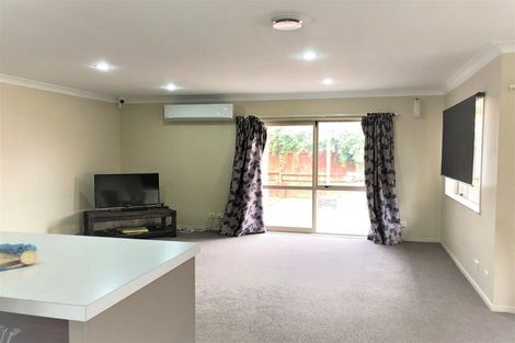 Photo of property in 20 Aberdeen Crescent, Wattle Downs, Auckland, 2103