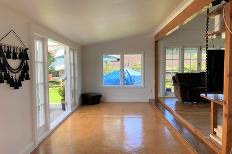 Photo of property in 13 Hutchins Street, Waitara, 4320