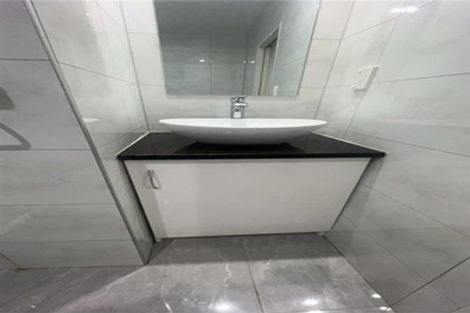 Photo of property in 54 Redoubt Road, Clover Park, Auckland, 2105