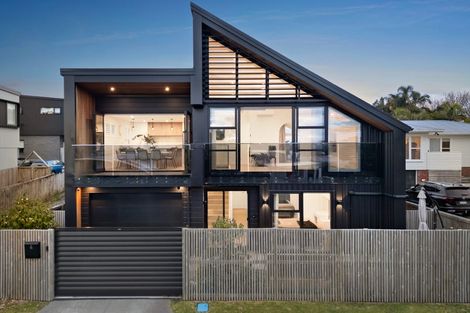 Photo of property in 33 Renata Crescent, Te Atatu Peninsula, Auckland, 0610