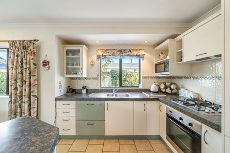 Photo of property in 51 Fraser Crescent, Elderslea, Upper Hutt, 5018