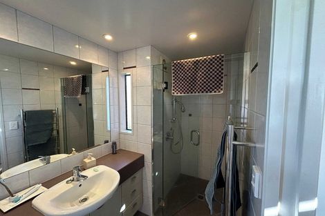 Photo of property in 240 Devonport Road, Tauranga, 3110