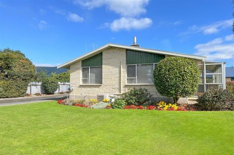 Photo of property in 10 Gorge Road, Waimate, 7924