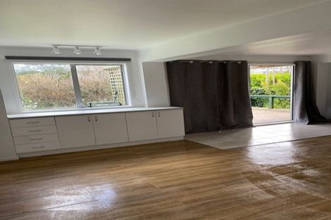 Photo of property in 70 Robbies Road, Shelly Park, Auckland, 2014