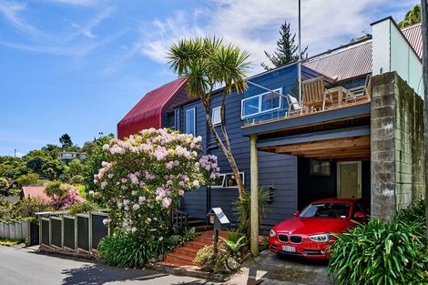 Photo of property in 14 Waitohu Road, York Bay, Lower Hutt, 5013