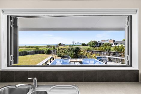 Photo of property in 98 Harper Road, Waimarama, 4294