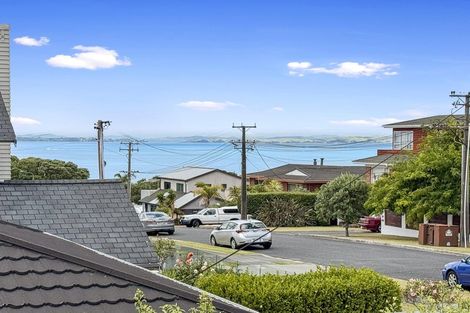 Photo of property in 1/18 Ridge Road, Waiake, Auckland, 0630