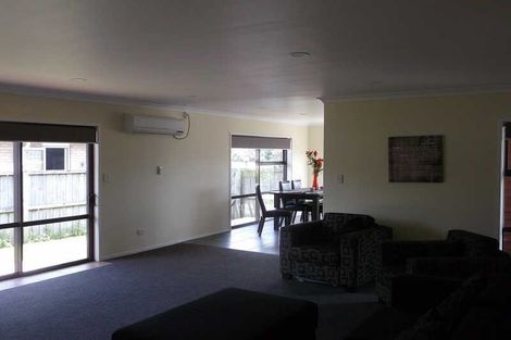 Photo of property in 1 Resolution Place, Marfell, New Plymouth, 4310