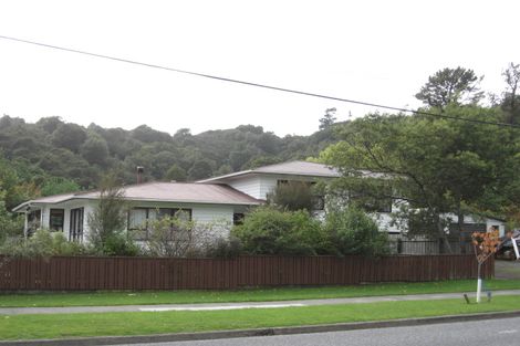 Photo of property in 15 Horoeka Street, Stokes Valley, Lower Hutt, 5019