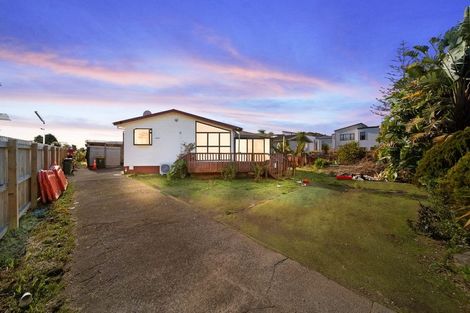 Photo of property in 20 Watchfield Close, Mangere, Auckland, 2022