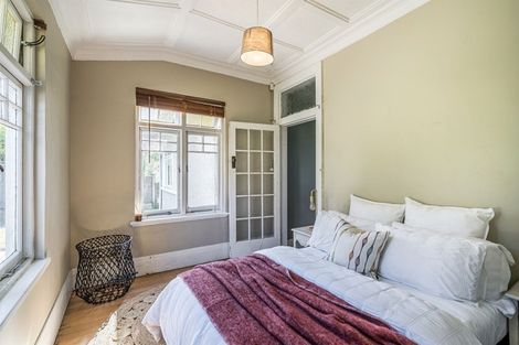 Photo of property in 16 Hinemoa Terrace, Birkenhead, Auckland, 0626